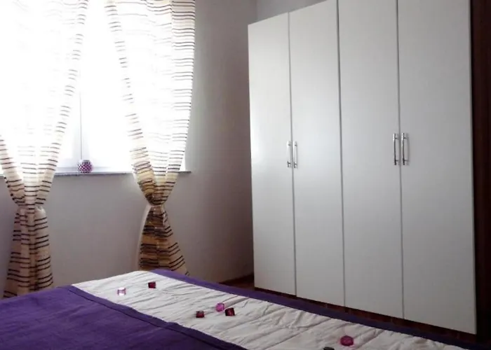 Apartman Sarita 2 *