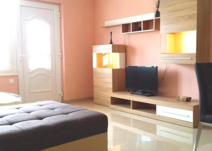 Apartman Sarita 2 *