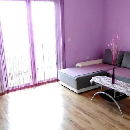 Sarita 2 Apartment *