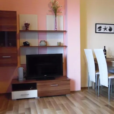 Sarita 2 * Makarska